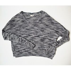 URBAN OUTFITTERS SWEATER